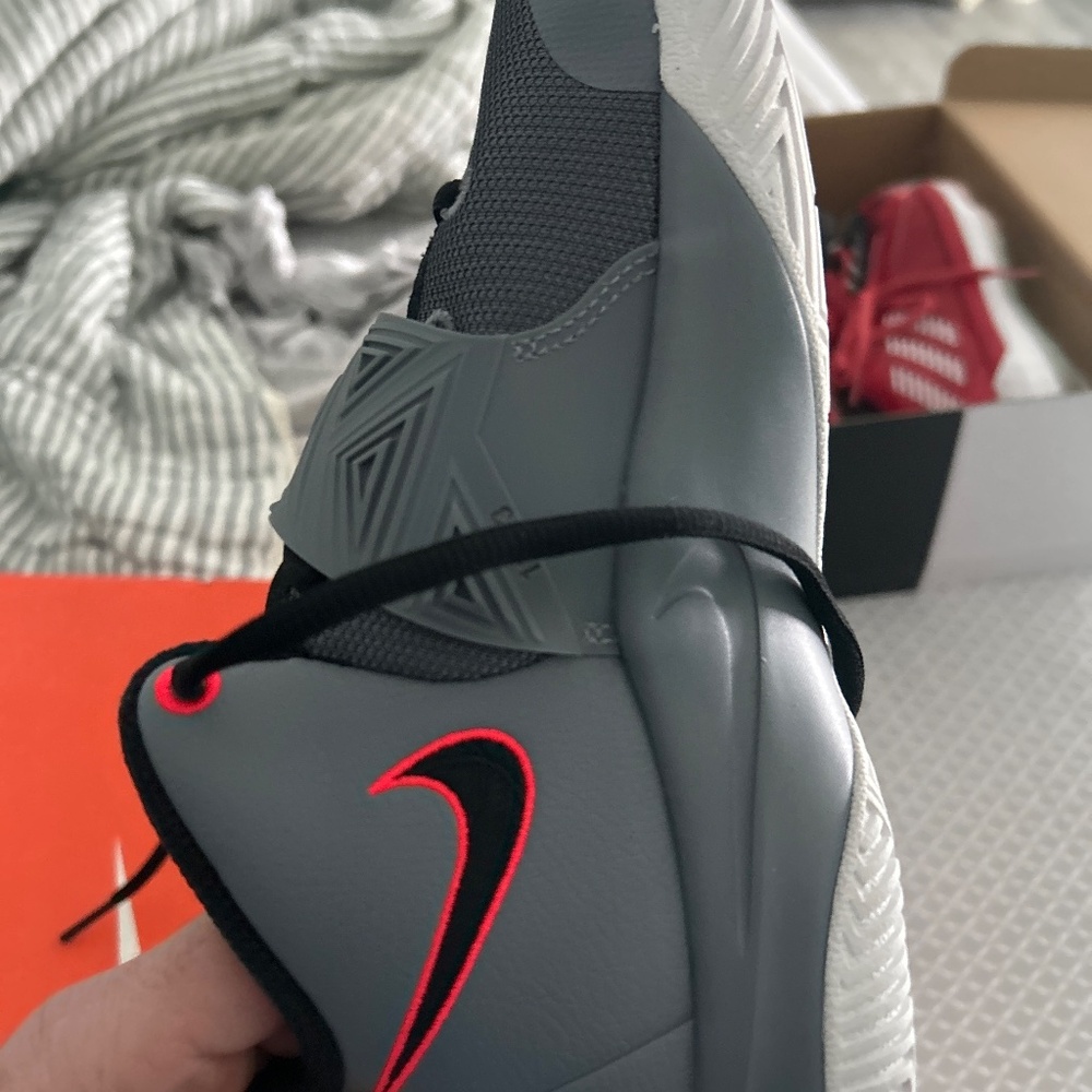 Kyrie Flytrap 3 - image 3